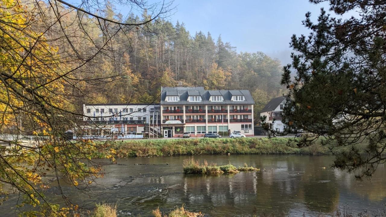 Hotel Am Schlossberg Ziegenrück Exterior foto